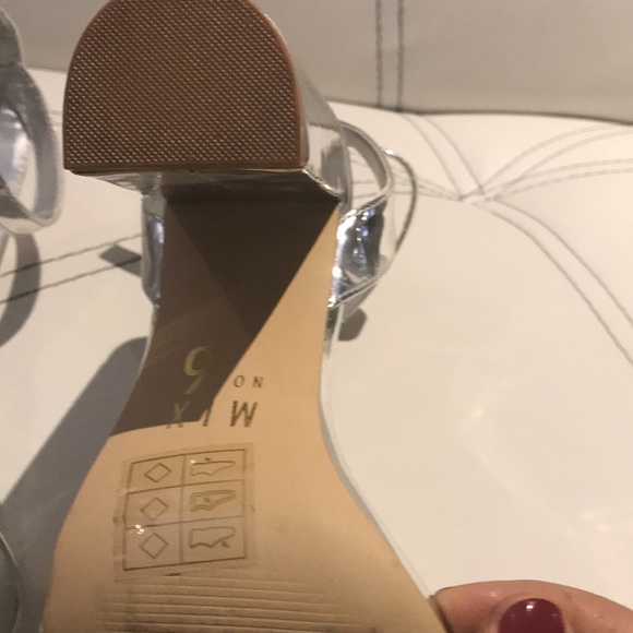 pretty silver sandals - Picture 3 of 3